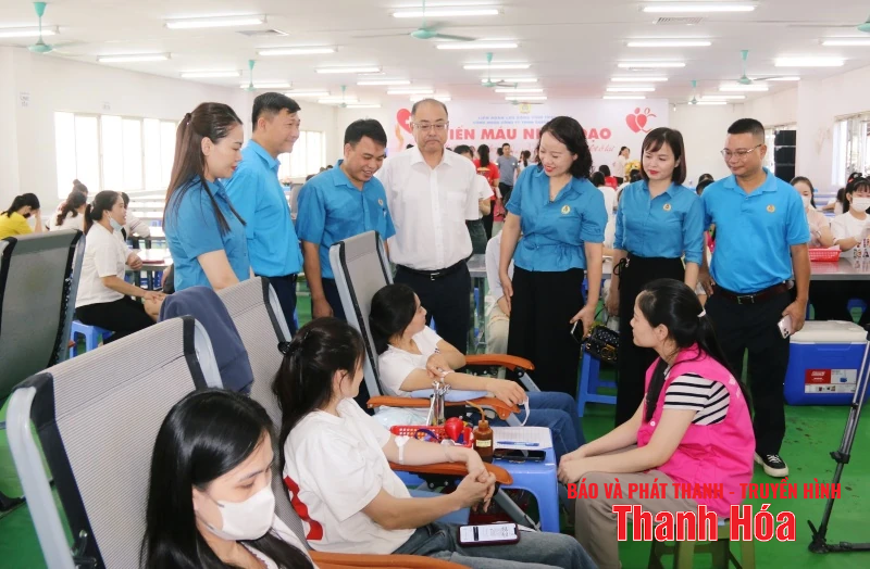 400 Arbeiter der Sakurai Vietnam Company spendeten Blut
