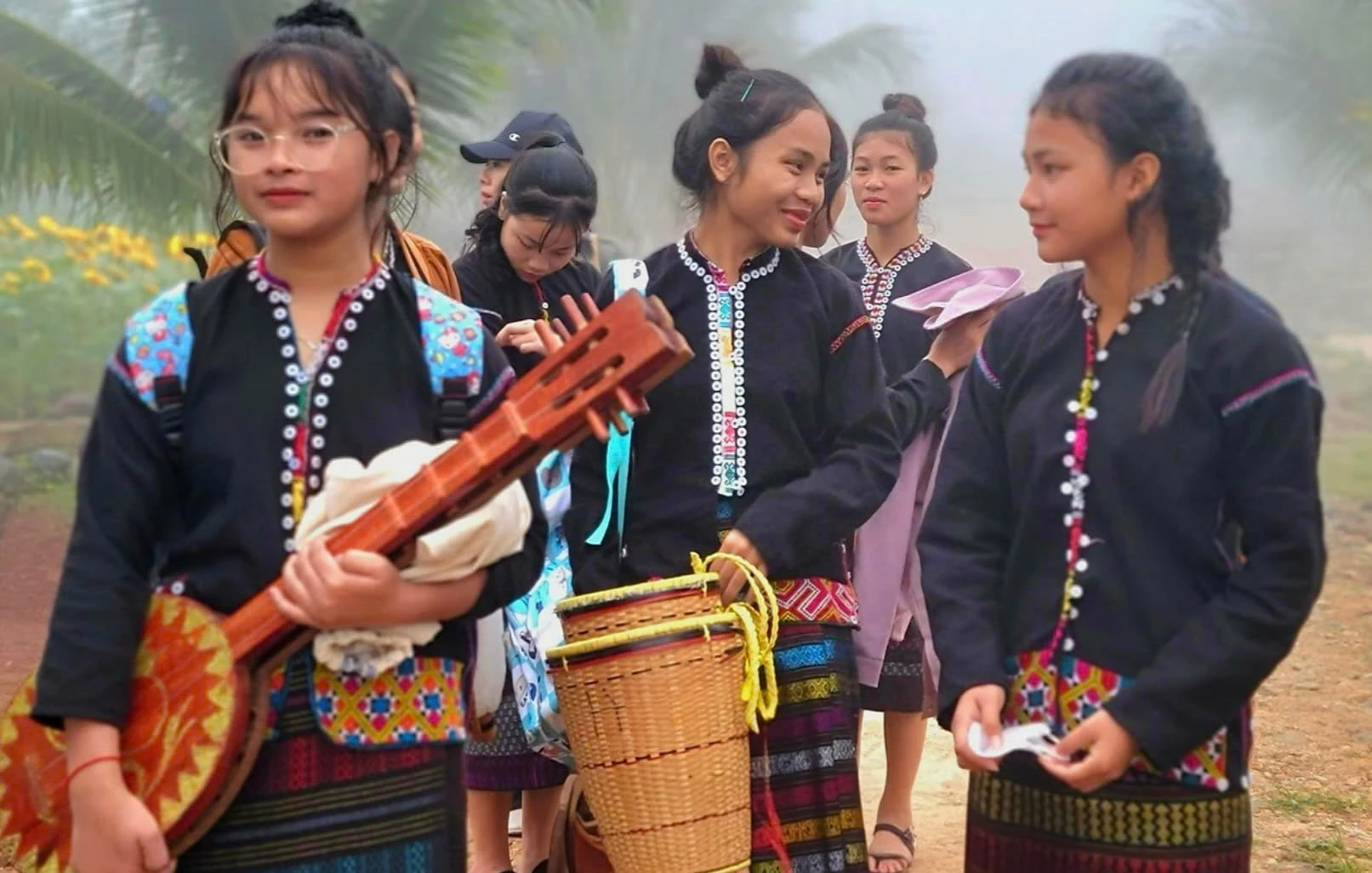 Reforming traditional costumes: “Integrate, do not dissolve”
