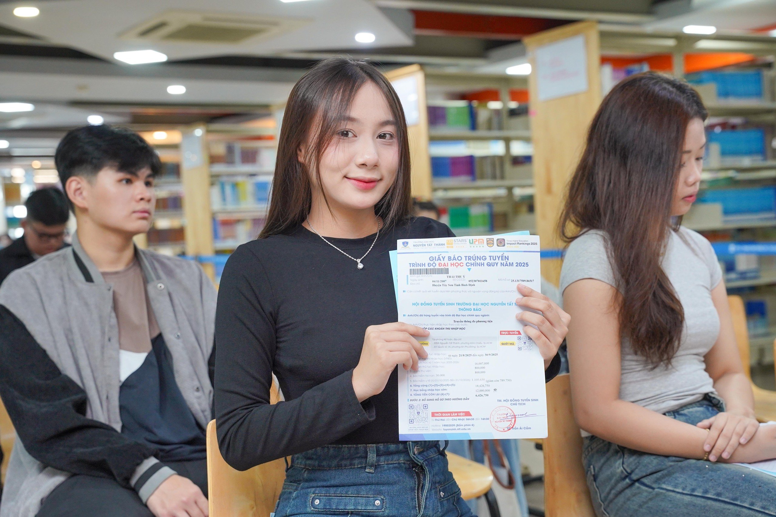 Tân sinh viên hào hứng nhập học sớm để 