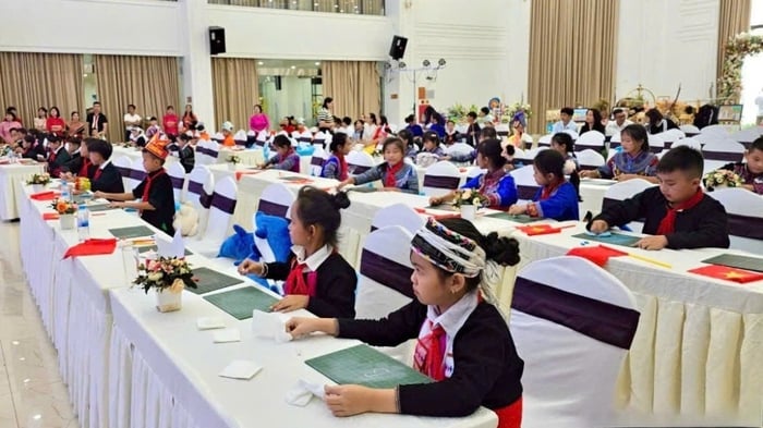 Hàng trăm học sinh DTTS tham gia diễn đàn giao lưu tuyên truyền công bằng trong giáo dục - Ảnh 2.