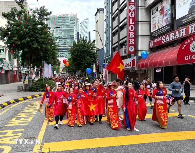 ttxvn-ao-dai-malaysia-3.jpg