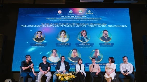 កិច្ចប្រជុំកំពូល Fintech ទីក្រុងហូជីមិញ៖ បទប្បញ្ញត្តិ ការច្នៃប្រឌិត និងឱកាស។