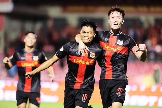 Ninh Bình FC chơi hay hơn tưởng tượng, HAGL thoát thua nhờ nhân tố siêu giỏi- Ảnh 1.