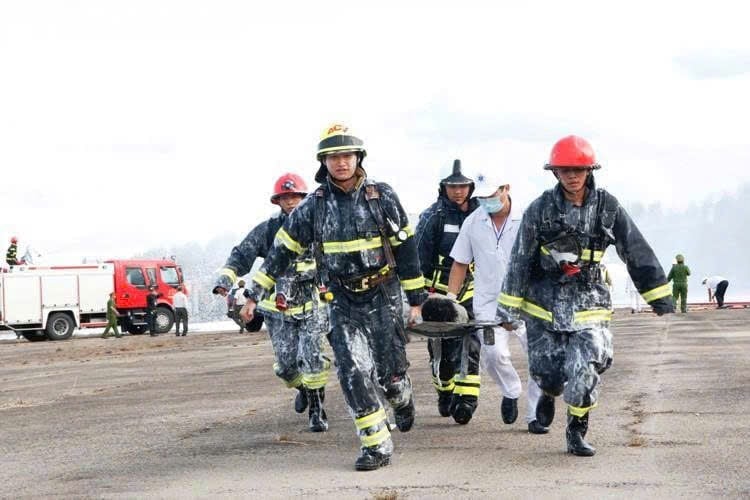 Il Centro di Emergenza 115 della città di Da Nang, in coordinamento con i Vigili del Fuoco e la Polizia di Soccorso, interviene in caso di emergenze mediche. Foto: fornita dal Centro.