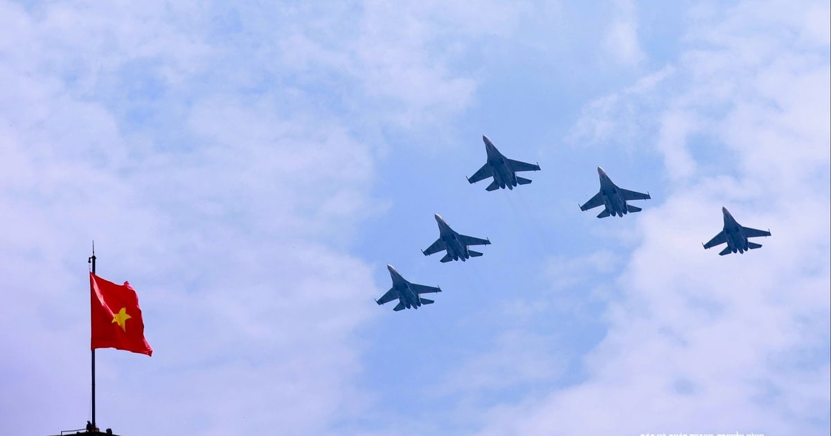 Air force squadron takes flight over Hanoi sky, preparing for September 2nd Parade