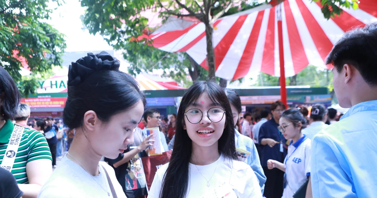Academy of Finance ពន្យល់ពីមូលហេតុដែលមុខជំនាញមួយចំនួនមានពិន្ទុគោល 21 ពិន្ទុ
