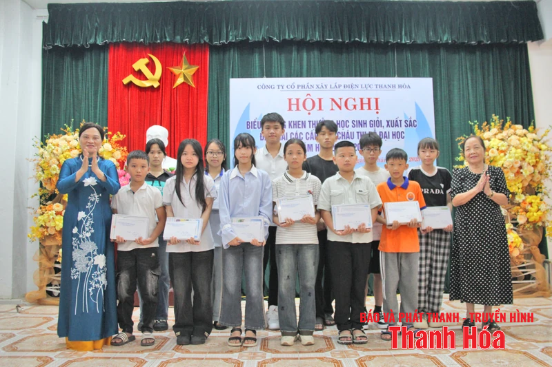 บริษัท Thanh Hoa Power Construction Joint Stock มอบรางวัลแก่นักศึกษา 171 คนสำหรับความสำเร็จทางการศึกษาของพวกเขา