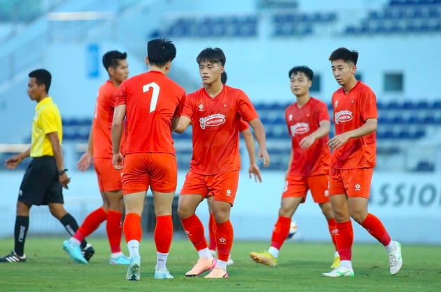 Muốn sân Việt Trì thành chảo lửa, giúp U.23 Việt Nam đi châu Á: Hãy mua vé, giá rất mềm!
- Ảnh 3.