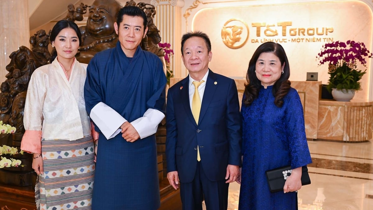กษัตริย์แห่งภูฏานและราชินีเสด็จเยือนกลุ่ม T&T