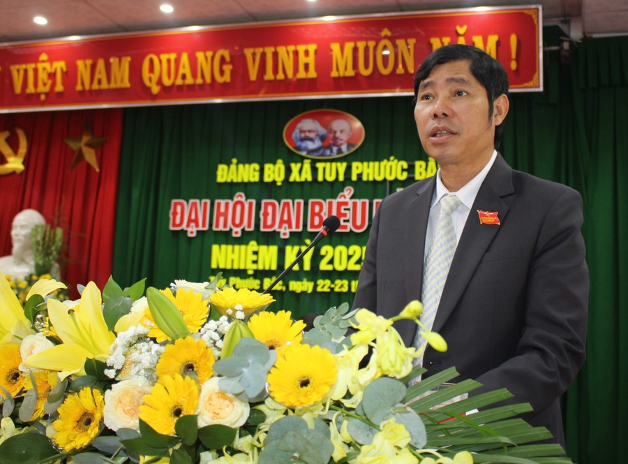 Đồng chí Trần Minh Sơn-Ủy viên Ban Thường vụ Tỉnh ủy, Phó Chủ tịch Thường trực Ủy ban MTTQ Việt Nam tỉnh phát biểu chỉ đạo tại Đại hội. Ảnh: N.H