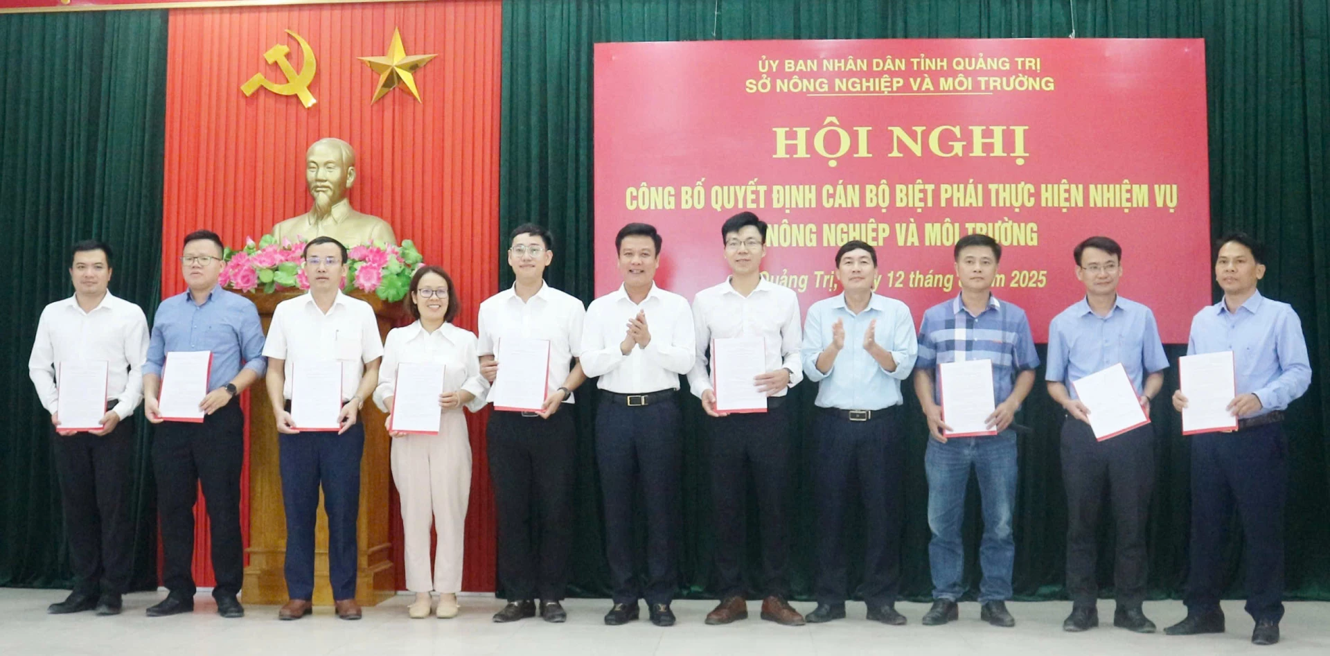 ថ្នាក់​ដឹក​នាំ​មន្ទីរ​កសិកម្ម និង​បរិស្ថាន បង្ហាញ​សេចក្តី​សម្រេច​លើ​មន្ត្រី​ថ្នាក់​ទី២ ពង្រឹង​ឃុំ - រូបភាព៖ L.T