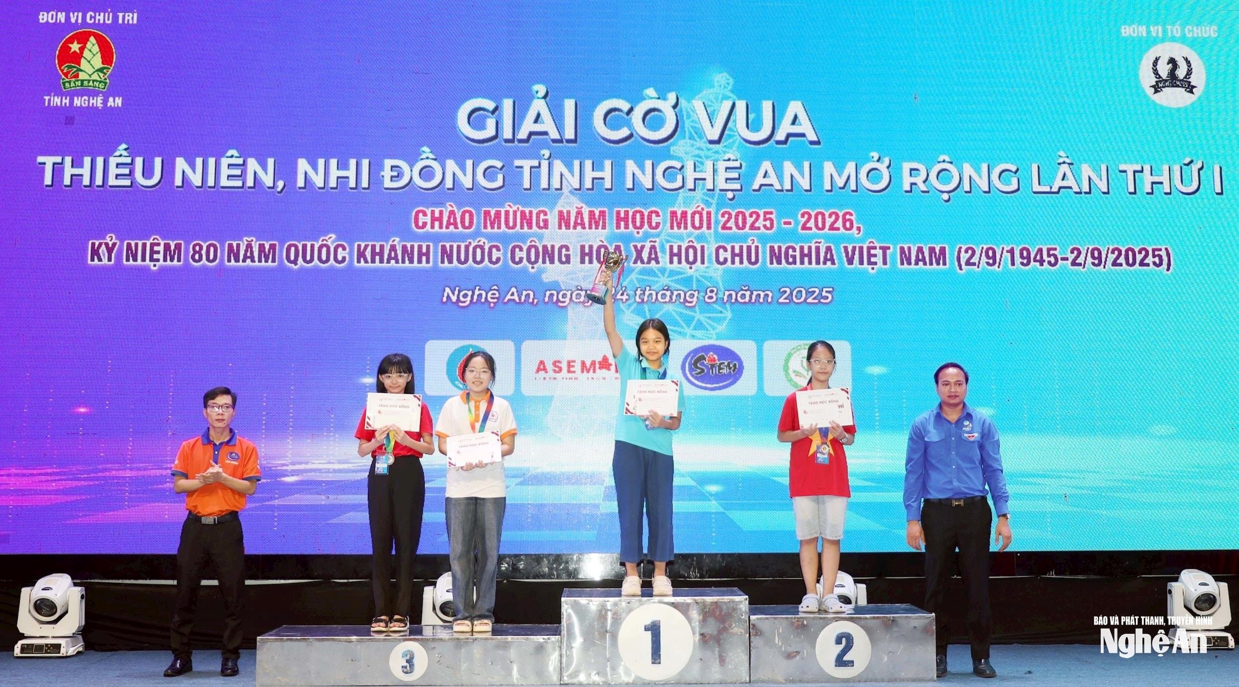 bna_co-vu-6-a2719349c635929763b0b513e88f74d7(1).jpg