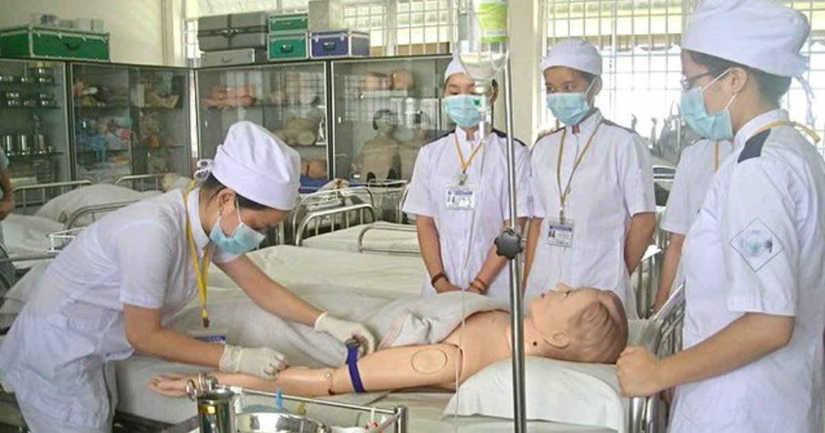 이상한 점: 간호학과 입학 점수가 대학 의학과 입학 점수보다 높다