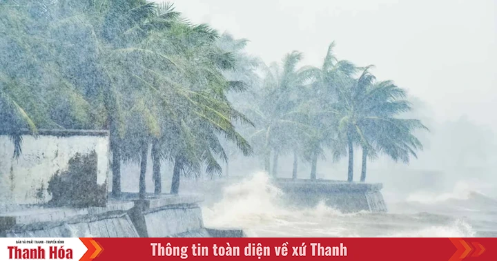 Storm No. 5 maintains its direction of movement, Thanh Hoa sea area has waves 5-7m high