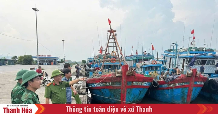Die Polizei von Thanh Hoa bleibt in der Nähe der Basis und unterstützt die Bevölkerung im Kampf gegen den Sturm