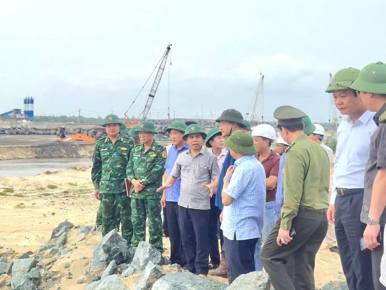 Ứng phó bão số 5: Quảng Trị khuyến cáo người dân không ra khỏi nhà từ 21h hôm nay- Ảnh 1.