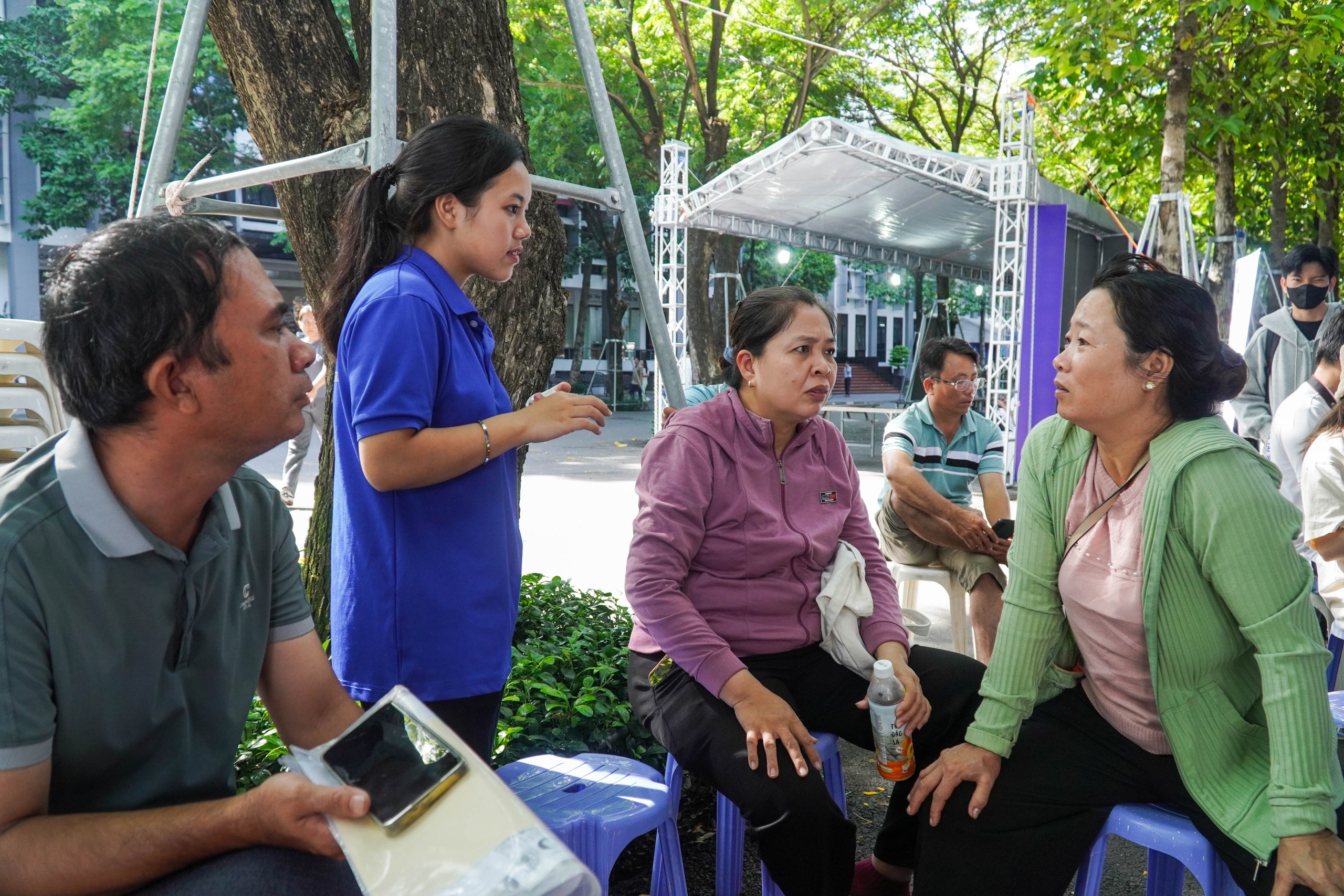 Bất ngờ hình ảnh ngày đầu làm thủ tục nhập học tại Trường ĐH Công thương TP HCM - Ảnh 5.