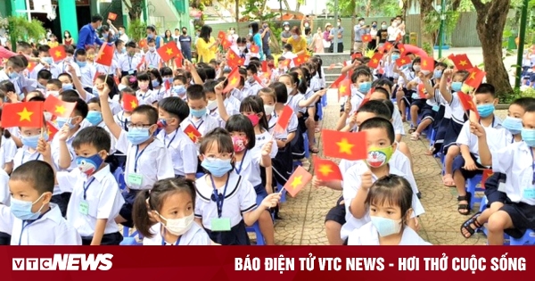 Nhiều tỉnh Bắc Trung Bộ lùi thời gian tựu trường vì bão số 5