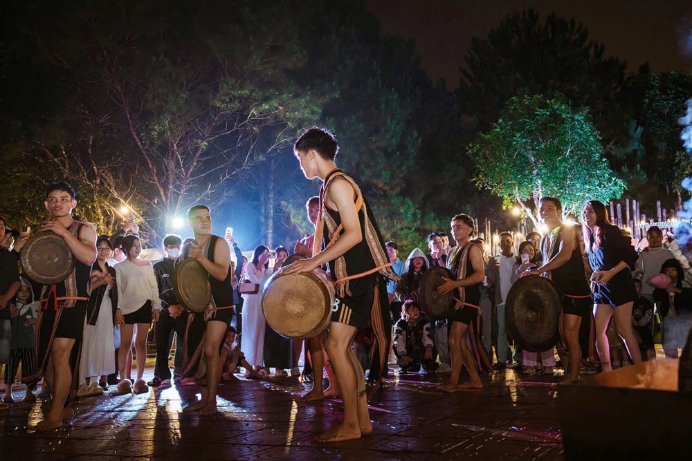 กว๋างหงายพร้อมต้อนรับแขกเนื่องในโอกาสวันชาติ 2 ก.ย. - ภาพที่ 3