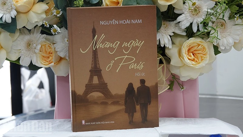 A magnificent yet intimate Paris in the new work of doctor Nguyen Hoai Nam