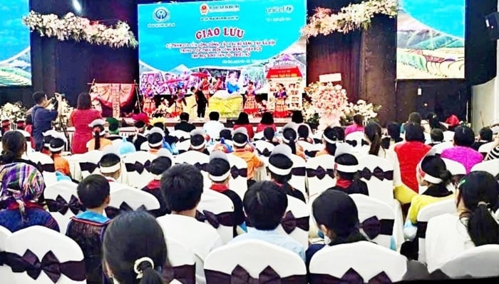 Hàng trăm học sinh DTTS tham gia diễn đàn giao lưu tuyên truyền công bằng trong giáo dục - Ảnh 1.