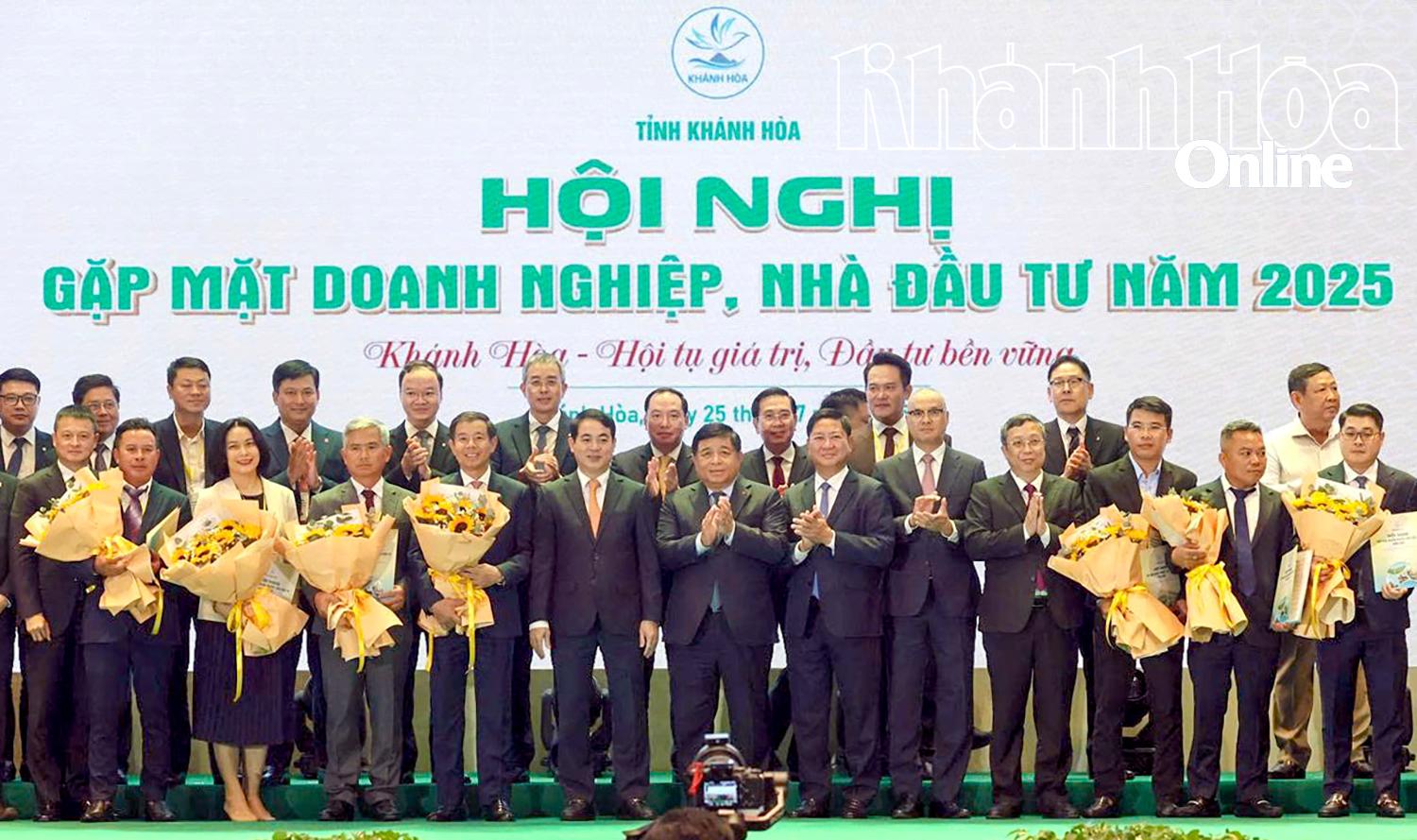 ឆ្ពោះទៅមហាសន្និបាតបក្សខេត្ត Khanh Hoa លើកទី១ អាណត្តិ ២០២៥ - ២០៣០៖ របកគំហើញក្នុងការទាក់ទាញការវិនិយោគ បង្កើតសន្ទុះកំណើនថ្មី