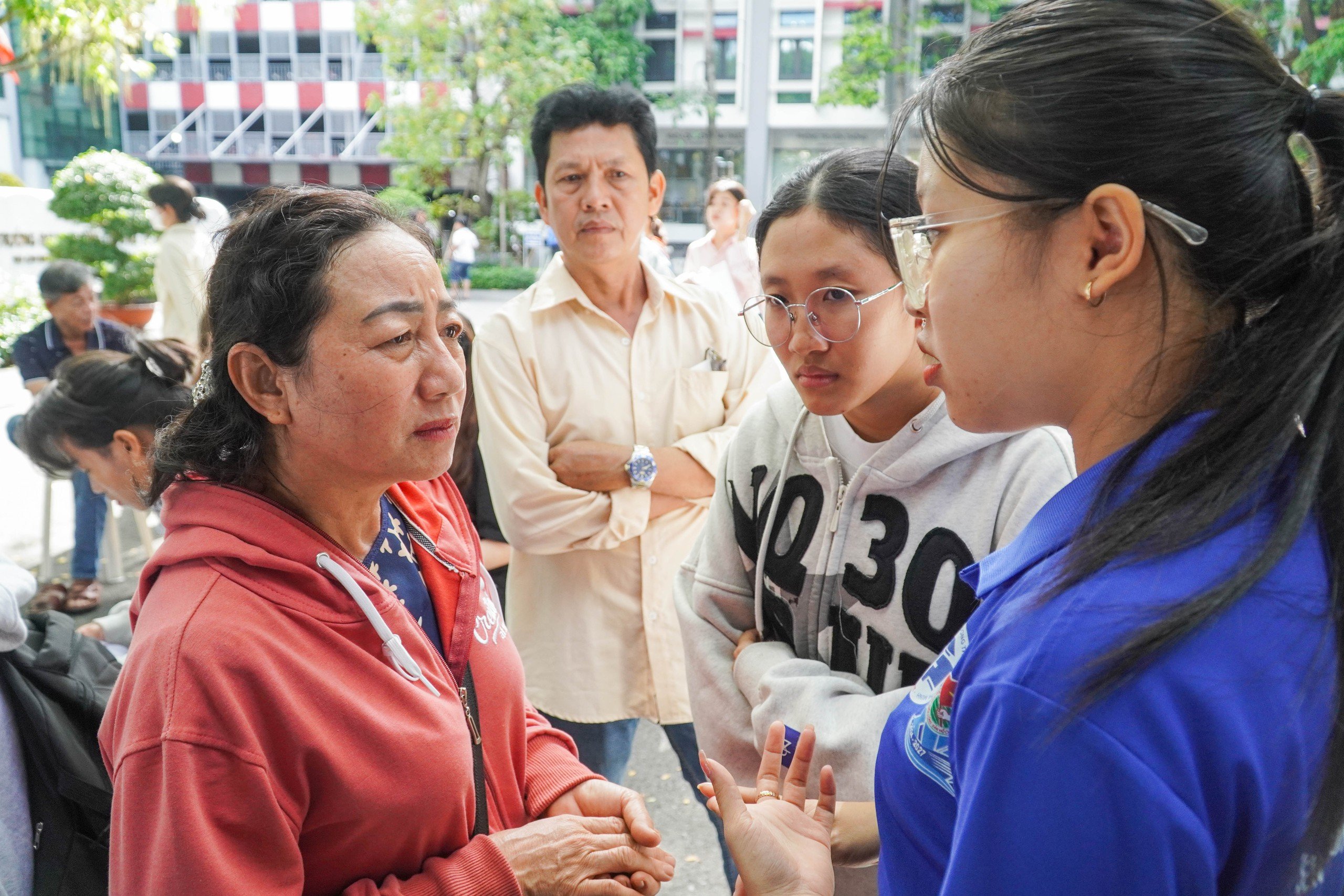 Bất ngờ hình ảnh ngày đầu làm thủ tục nhập học tại Trường ĐH Công thương TP HCM - Ảnh 6.