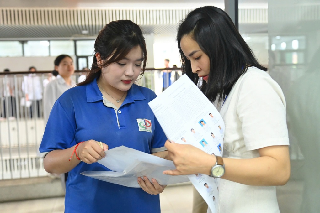 Mức trúng tuyển đại học 2025 tăng phi mã: Hiện tượng mới ảo điểm chuẩn - 1
