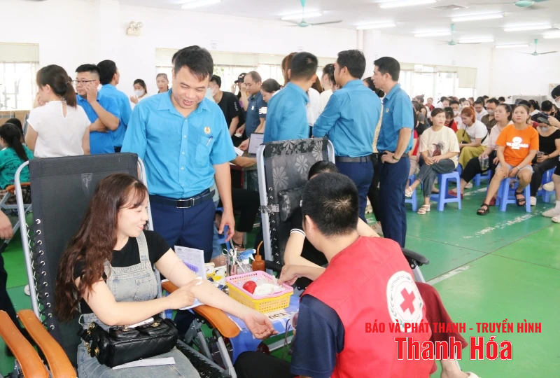 400 Arbeiter der Sakurai Vietnam Company spendeten Blut