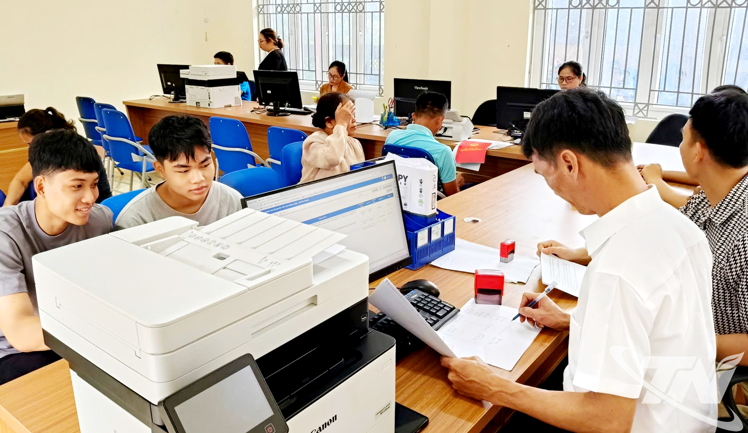 មជ្ឈមណ្ឌល​សេវា​រដ្ឋបាល​សាធារណៈ​ឃុំ​ភូថង ធានា​បាន​នូវ​ប្រតិបត្តិការ​រលូន និង​មាន​ប្រសិទ្ធភាព។