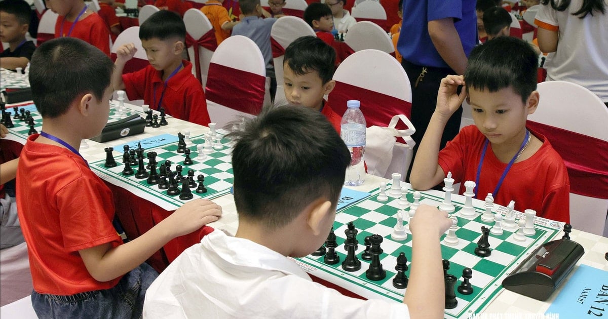 Mehr als 560 Spieler nahmen am 1. Nghe An Open Jugend- und Kinderschachturnier teil