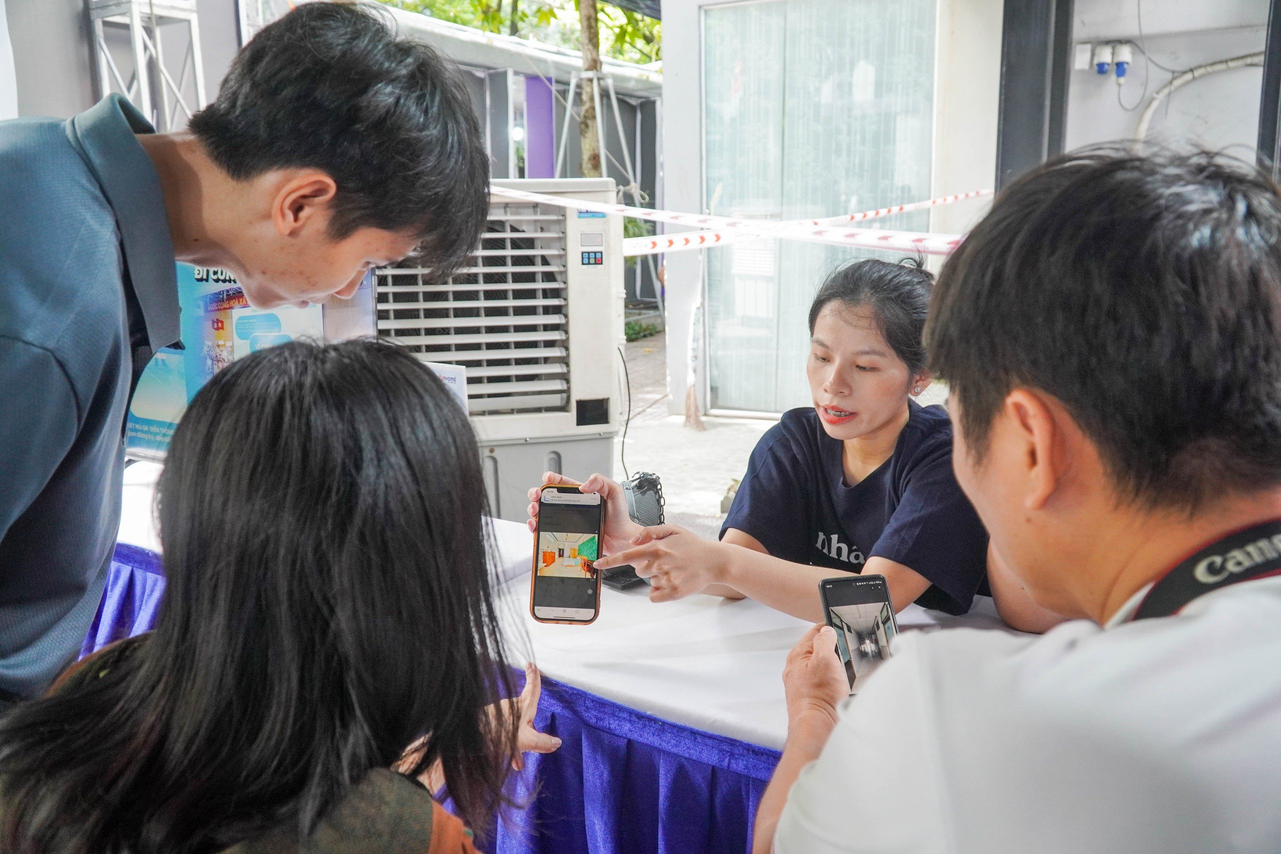 Bất ngờ hình ảnh ngày đầu làm thủ tục nhập học tại Trường ĐH Công thương TP HCM - Ảnh 8.