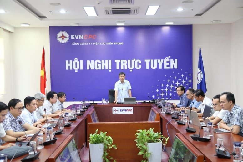 Ngành điện miền Trung triển khai ứng phó khẩn cấp với bão số 5- Ảnh 1.