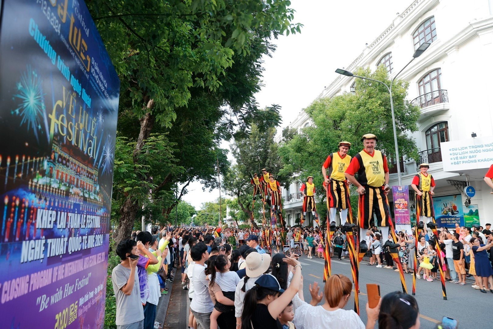 vna-potal-festival-hue-2024-soi-noi-le-hoi-duong-pho-2024-7420619.jpg