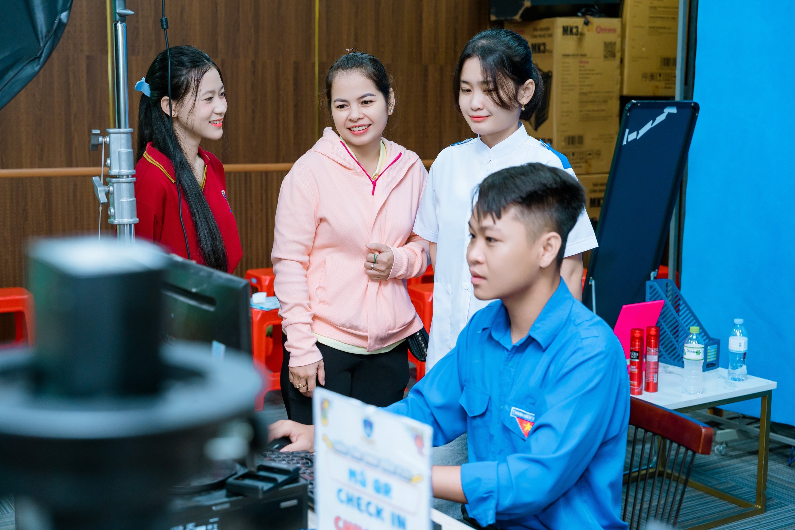 Tân sinh viên hào hứng nhập học sớm để 