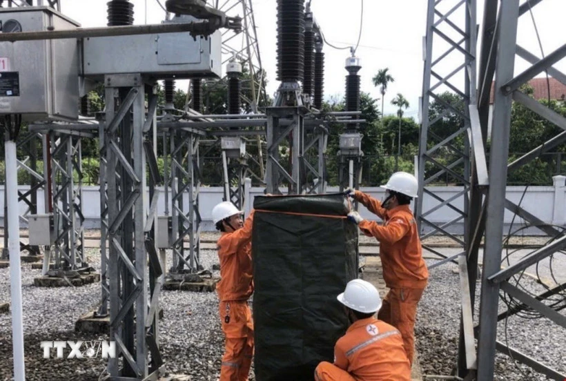 Northern Power Corporation prüft Reaktion auf Sturm Nr. 5 in Thanh Hoa, Nghe An, Ha Tinh