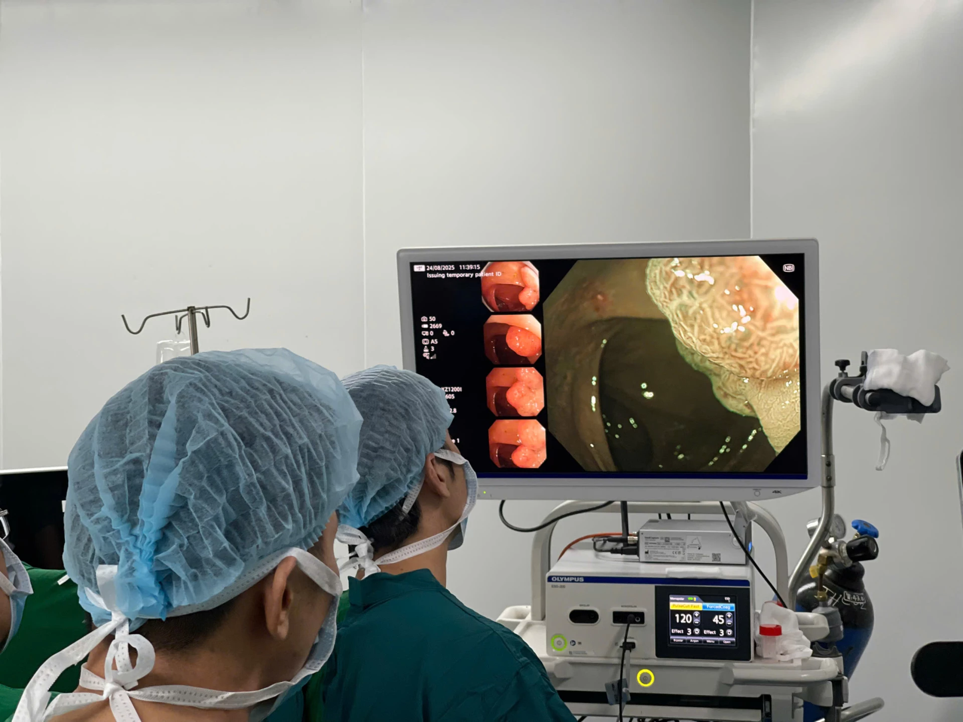 More than 100 experts and doctors participated in the scientific conference on gastrointestinal endoscopy