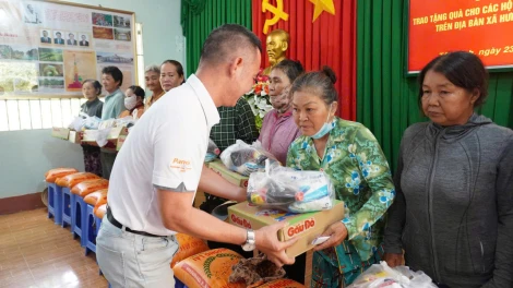 Entrega de regalos a 150 hogares en circunstancias difíciles en la frontera