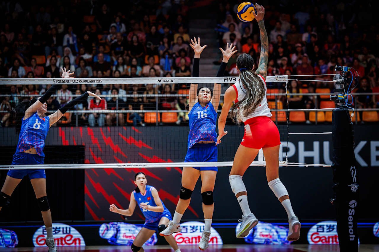 Nhu Quynh Vietnam Volleyball ប៉ូឡូញ 1.jpg