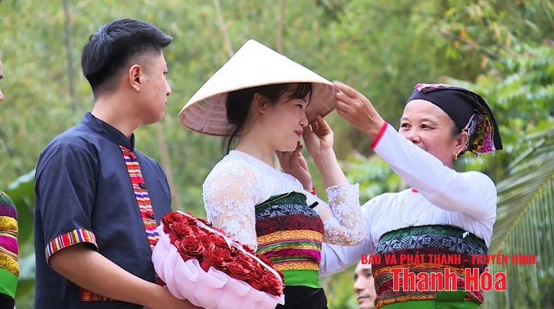 탄호아(Thanh Hoa)의 독특한 태국 결혼식