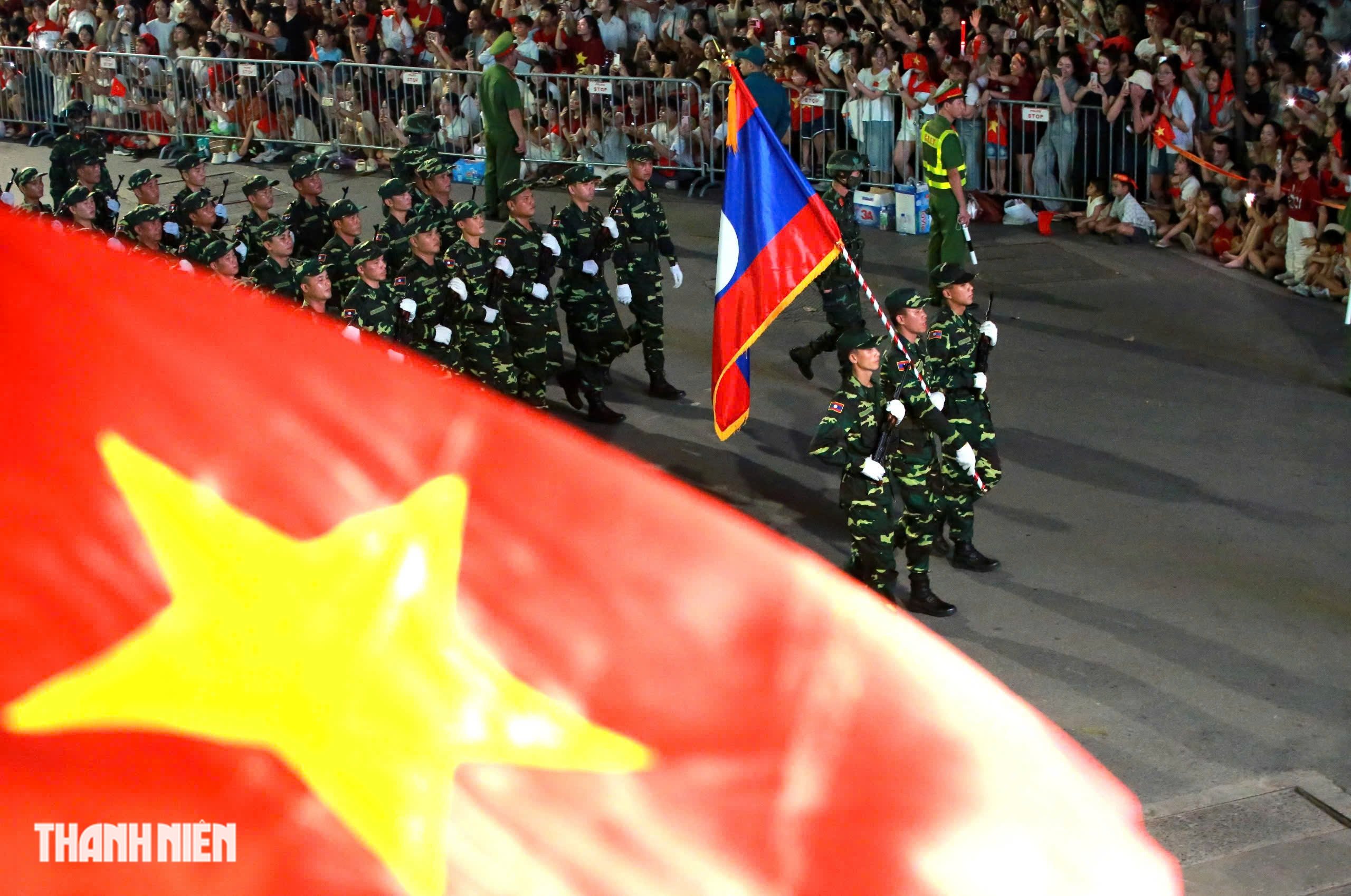 ទាហានរុស្ស៊ី ឡាវ និងកម្ពុជាចូលរួមដង្ហែនៅទីលាន Ba Dinh - រូបថត ១៨.