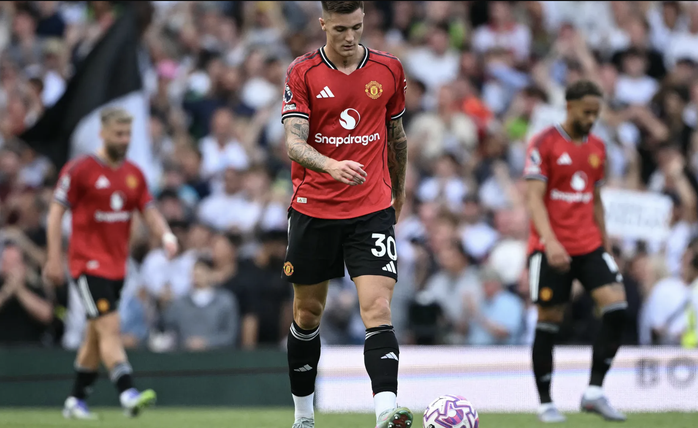 بالتعادل مع فولهام.. مانشستر يونايتد يتراجع إلى قاع جدول الدوري الإنجليزي - صورة 7