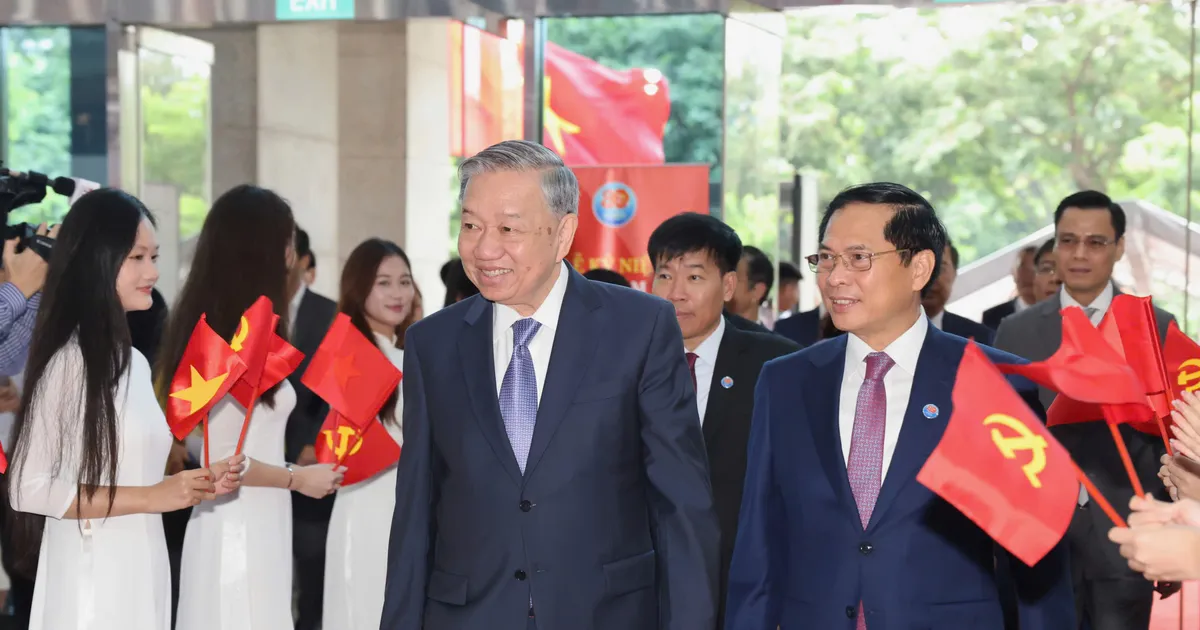 General Secretary To Lam attends the 80th anniversary of the Diplomatic sector