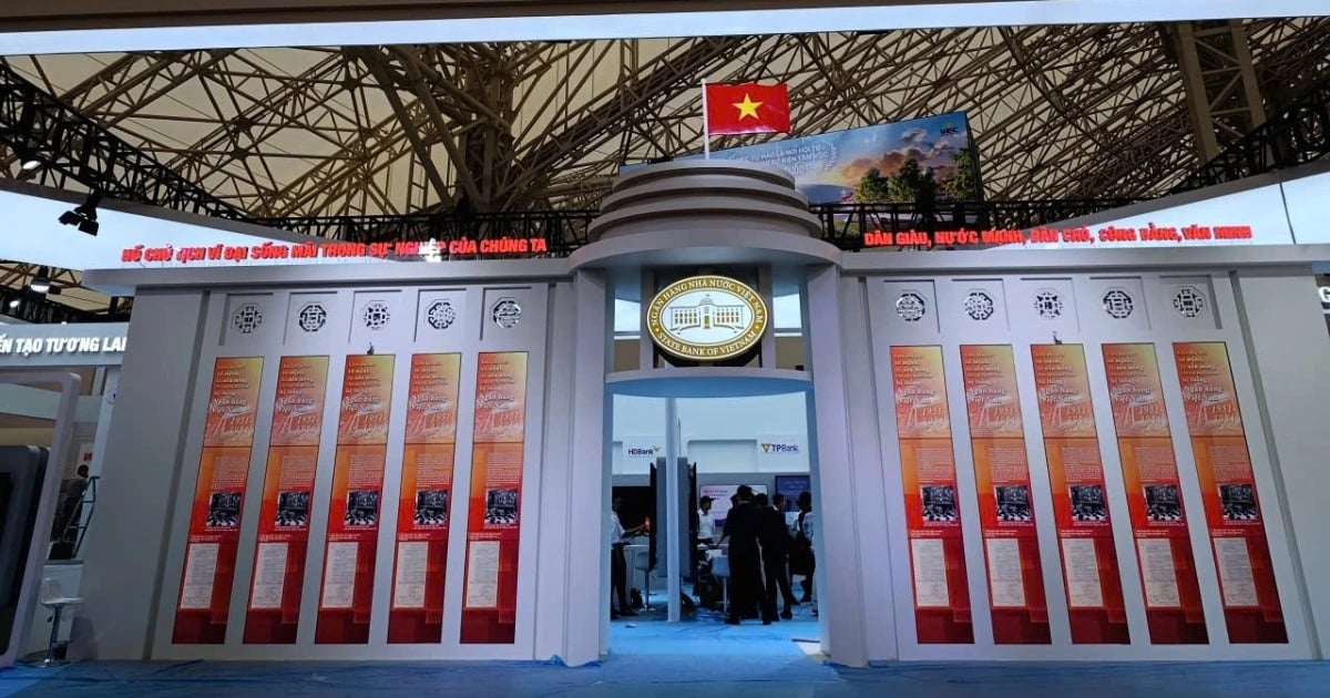 15 banks bring "digital world" to the exhibition of 80 years of national achievements