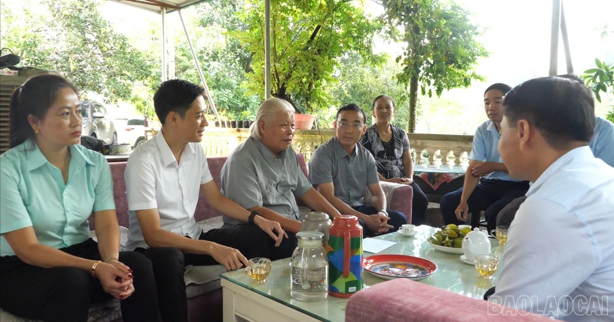 រណសិរ្សមាតុភូមិវៀតណាមនៃខេត្តបានទៅសួរសុខទុក្ខ និងជូនអំណោយដល់ជនមានកិត្យានុភាពនៅឃុំ Coc San, Hop Thanh និង Gia Phu។
