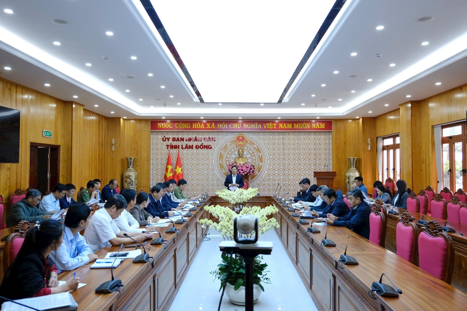 ឈុតការងារ