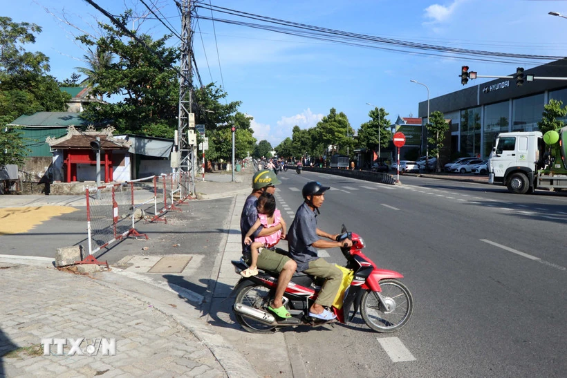 Restricted travel on National Highway 1A and the North-South Expressway through Nghe An on the afternoon of August 25
