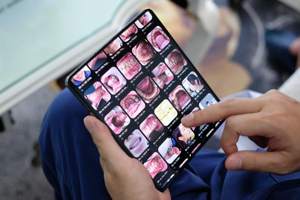 Cách Unfold Club trên Galaxy Z Fold7 hỗ trợ công việc cho một bác sĩ nha khoa - 1
