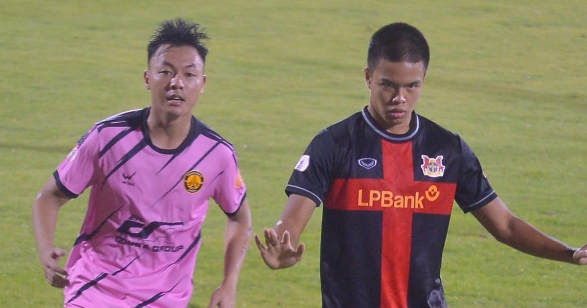 គ្រូ​បង្វឹក Kim Sang-sik ហៅ​ខ្សែ​បម្រើ​វៀតណាម-អាមេរិក Tran Thanh Trung ទៅ​ចូល​រួម U.23 វៀតណាម