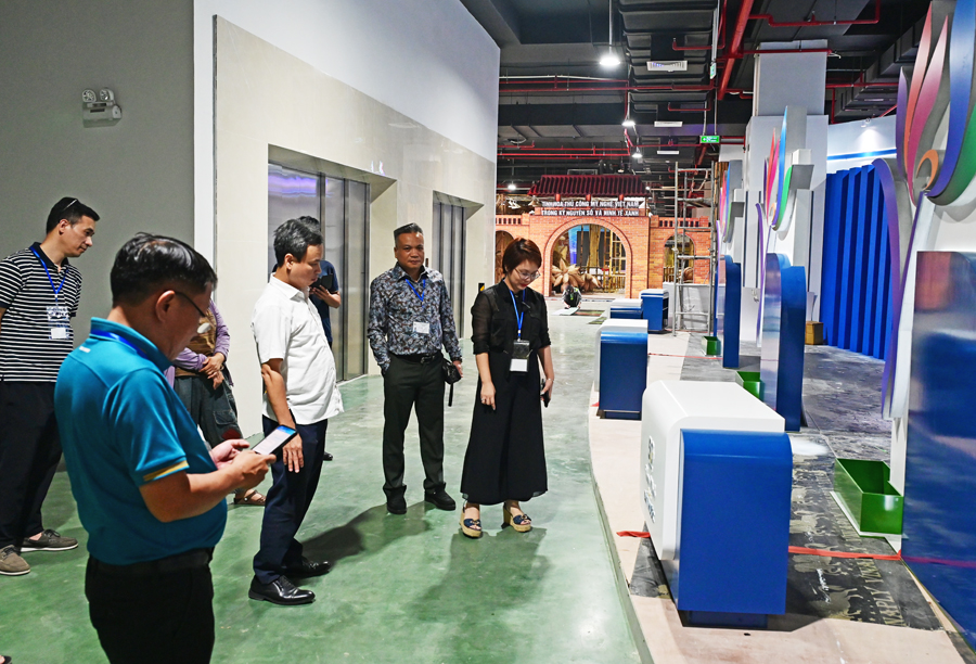 Cục trưởng Nguyễn Trùng Khánh kiểm tra công tác chuẩn bị trưng bày Du lịch Văn hóa tại Triển lãm A80 - Ảnh 7.